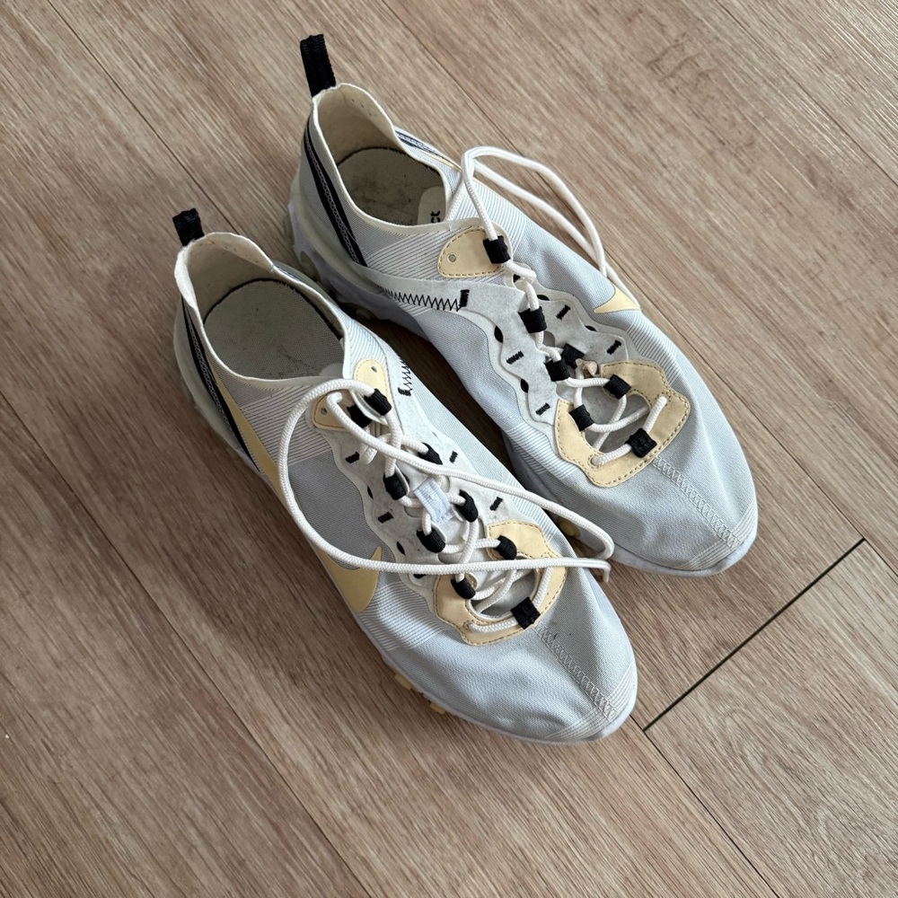 Nike Cream and White Element React - Picture 2 of 3